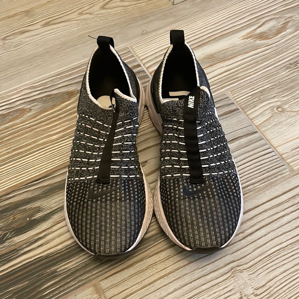 Nike Womens React Phantom Run FK 2